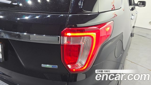 Ford Explorer 2.3 Limited 4WD 5th 2018 — фото 23