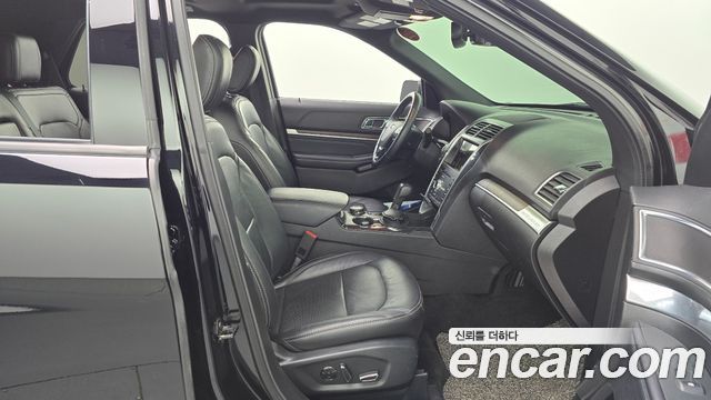 Ford Explorer 2.3 Limited 4WD 5th 2018 — фото 26