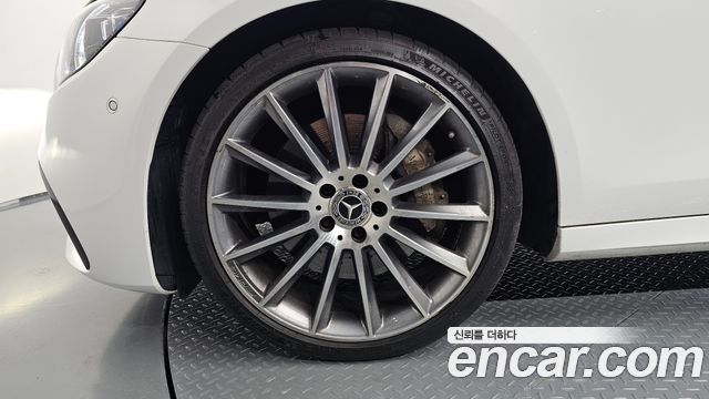 Mercedes-Benz E-Class (W213) E350 4MATIC AMG Line 2022 — фото 5