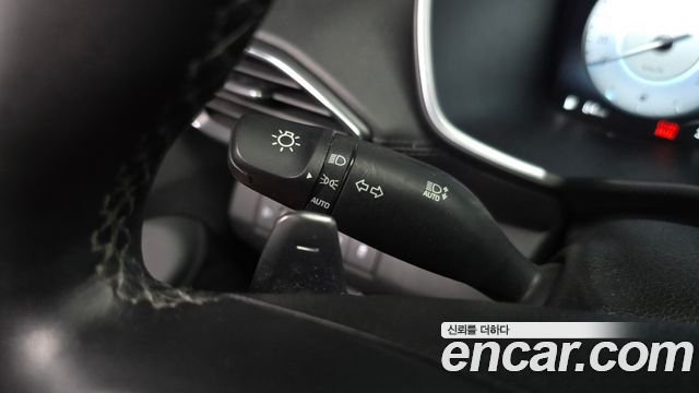 Hyundai Santa Fe Gasoline 2.5T 2WD Prestige 2022 — фото 30