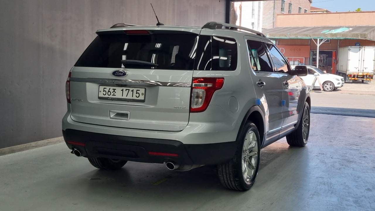 Ford Explorer 3.5 Limited 4WD 5th 2014 — фото 2