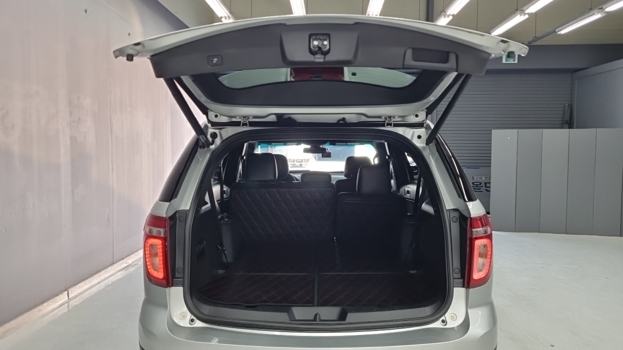 Ford Explorer 3.5 Limited 4WD 5th 2014 — фото 22