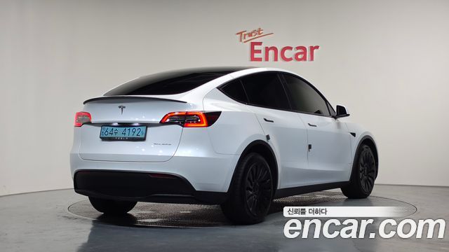 Tesla Model Y Long Range AWD 2022 — фото 2
