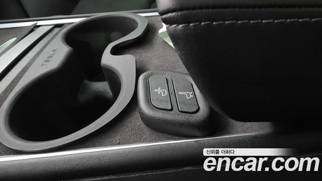 Tesla Model Y Long Range AWD 2022 — фото 20
