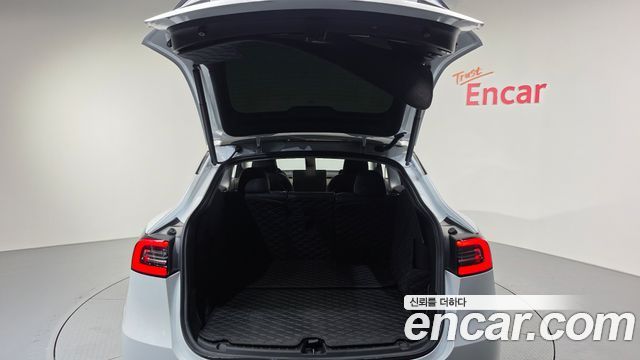 Tesla Model Y Long Range AWD 2022 — фото 23