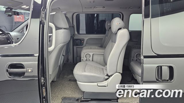 Hyundai Grand Starex Wagon 11-Seater Style 2020 — фото 12