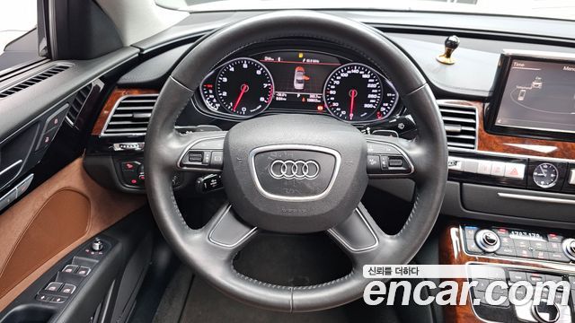 Audi A8 4.2 FSI Quattro D4 2011 — фото 12