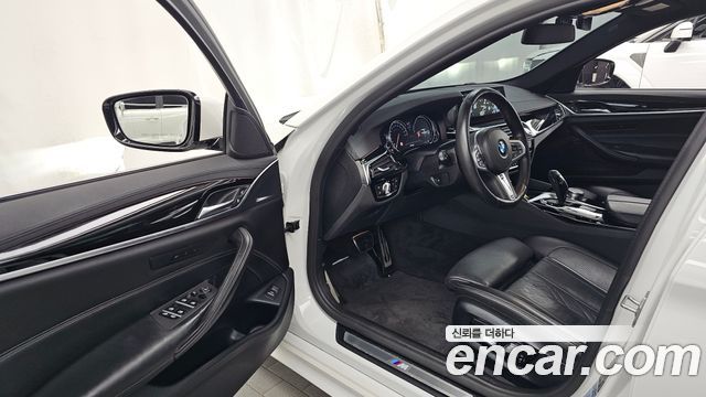 BMW 5 Series (G30) 530i xDrive M Sport Package Plus 2018 — фото 10