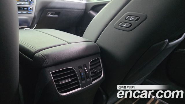 Genesis G80 3.3 GDI Premium Luxury 2018 — фото 28
