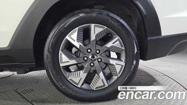 KG Mobility (SsangYong) Torres EVX E7 2024 — фото 21