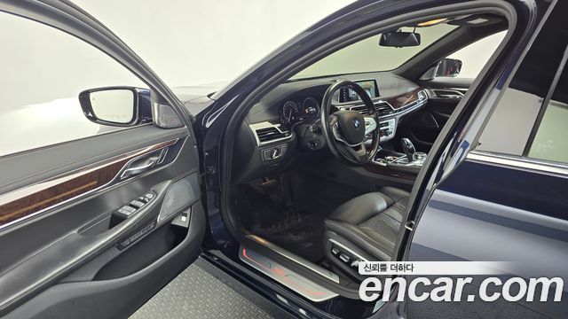 BMW 7 Series (G11) 750Li xDrive 2016 — фото 10