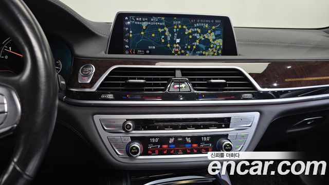 BMW 7 Series (G11) 750Li xDrive 2016 — фото 16
