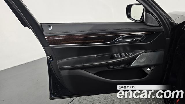 BMW 7 Series (G11) 750Li xDrive 2016 — фото 30
