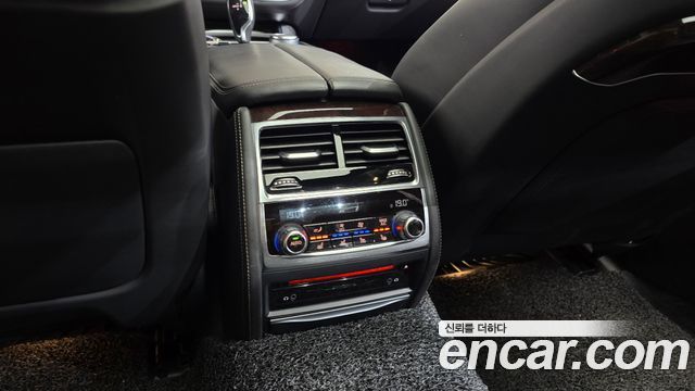 BMW 7 Series (G11) 750Li xDrive 2016 — фото 40