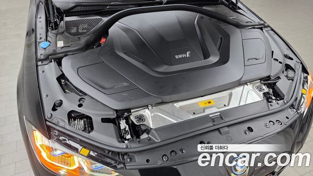 BMW i4 eDrive40 M Sports Pro 2022 — фото 6