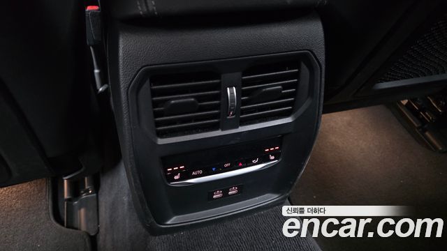 BMW i4 eDrive40 M Sports Pro 2022 — фото 22
