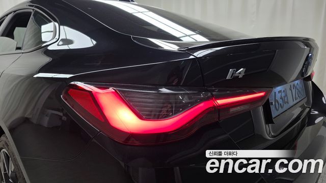 BMW i4 eDrive40 M Sports Pro 2022 — фото 29