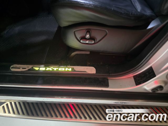 KG Mobility (SsangYong) Rexton W 2.0 4WD RX7 Prestige 2013 — фото 3