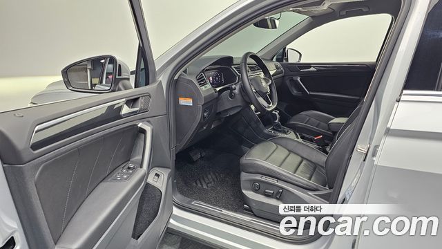 Volkswagen Tiguan (II) 2.0 TDI Premium 2021 — фото 10