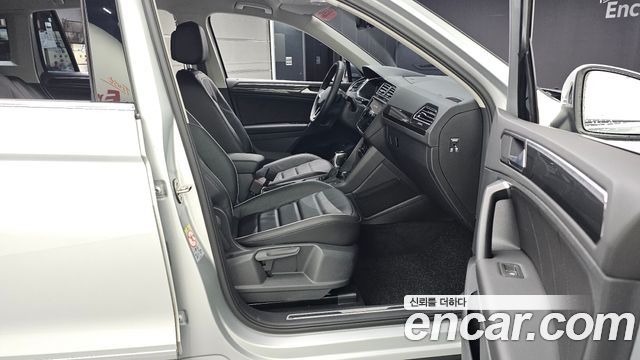 Volkswagen Tiguan (II) 2.0 TDI Premium 2021 — фото 11