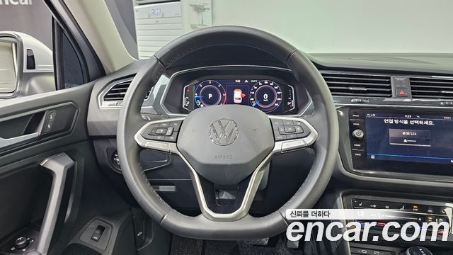 Volkswagen Tiguan (II) 2.0 TDI Premium 2021 — фото 13