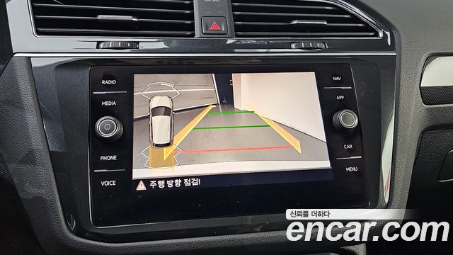 Volkswagen Tiguan (II) 2.0 TDI Premium 2021 — фото 15
