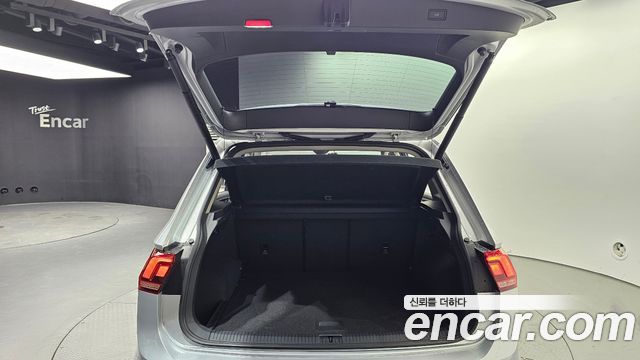 Volkswagen Tiguan (II) 2.0 TDI Premium 2021 — фото 20