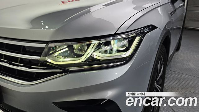 Volkswagen Tiguan (II) 2.0 TDI Premium 2021 — фото 22
