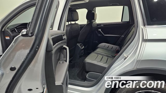 Volkswagen Tiguan (II) 2.0 TDI Premium 2021 — фото 26