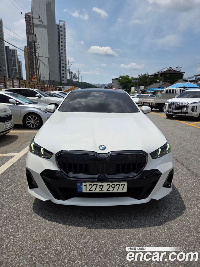 BMW 5 Series (G60) 520i Special Edition 2025 — фото 4