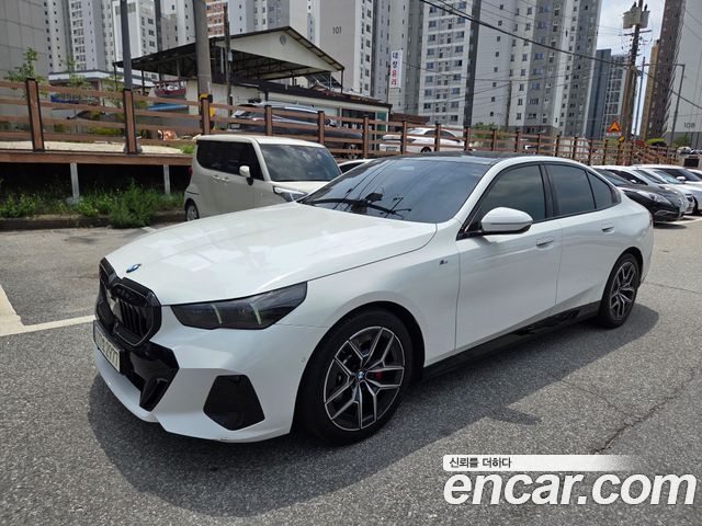 BMW 5 Series (G60) 520i Special Edition 2025 — фото 9