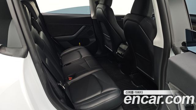 Tesla Model Y RWD 2024 — фото 11