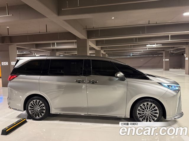 Lexus LM (II) 500h Executive 2025 — фото 5
