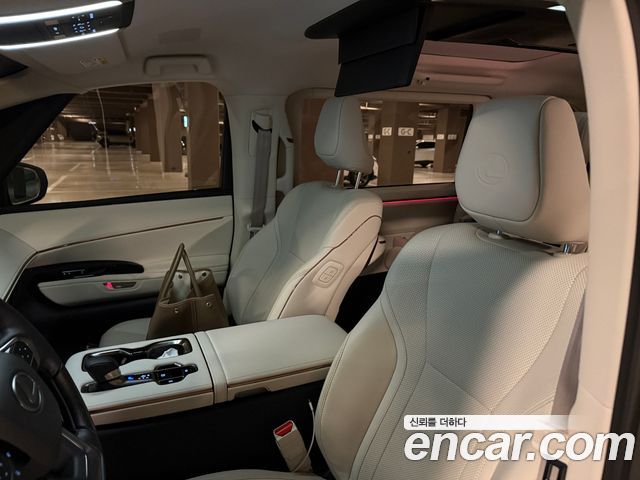 Lexus LM (II) 500h Executive 2025 — фото 7