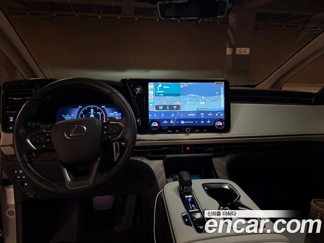 Lexus LM (II) 500h Executive 2025 — фото 10