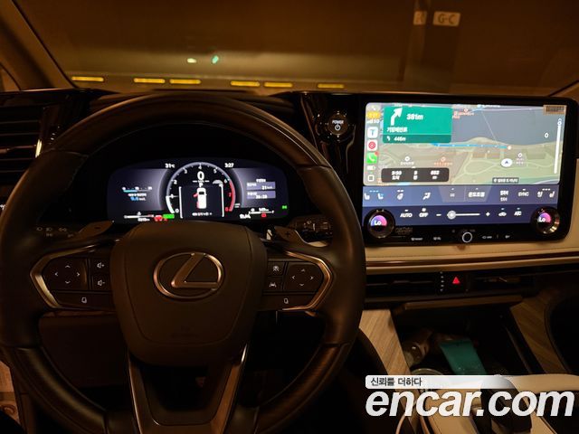Lexus LM (II) 500h Executive 2025 — фото 15
