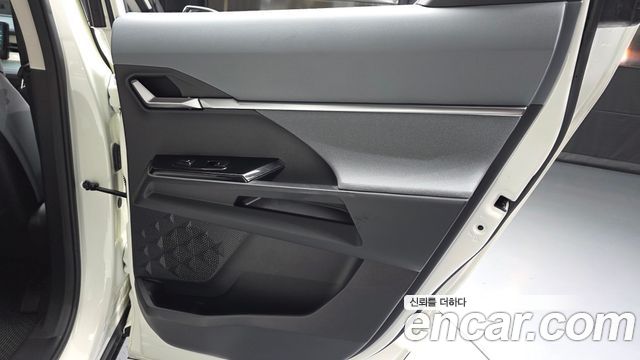 KG Mobility (SsangYong) Musso EV (O100) MX AWD 2026 — фото 31