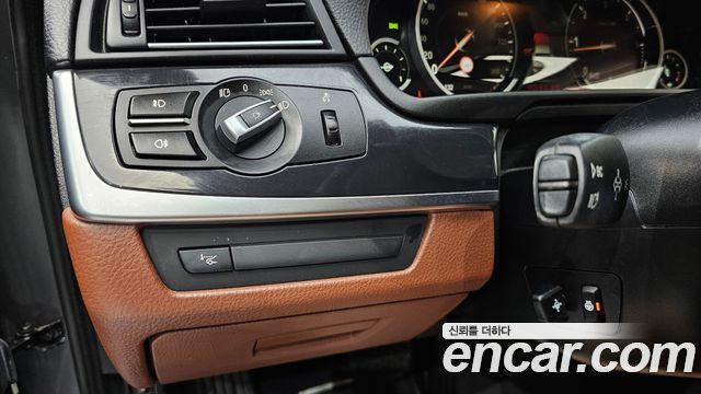BMW 5 Series (F10) 520d xDrive M Aero Dynamic 2016 — фото 16