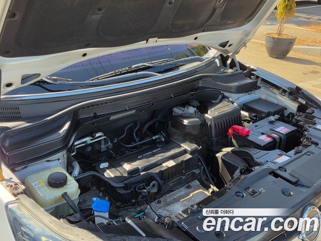 KG Mobility (SsangYong) Tivoli VX 2WD 2015 — фото 6