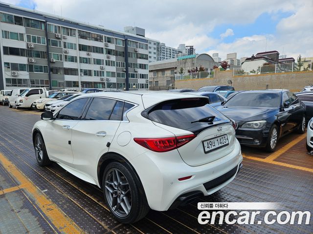 Infiniti Q30 2.0 Premium 2017 — фото 6