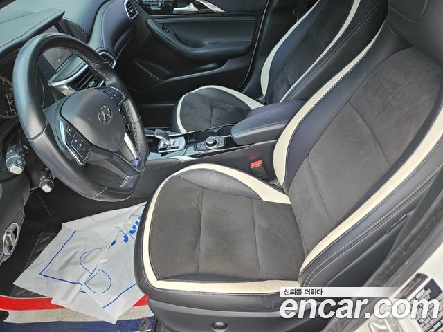 Infiniti Q30 2.0 Premium 2017 — фото 15