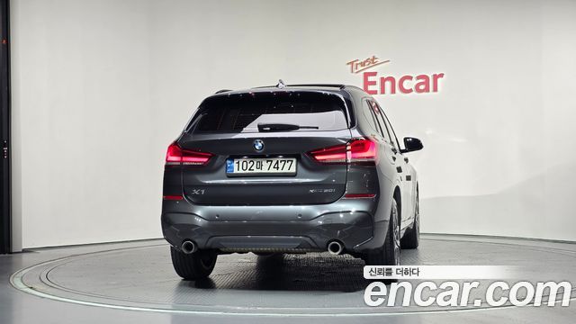 BMW X1 (F48) xDrive 20i M Sport 2022 — фото 4