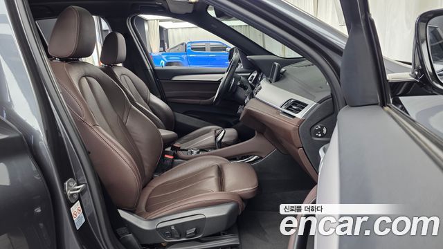 BMW X1 (F48) xDrive 20i M Sport 2022 — фото 11
