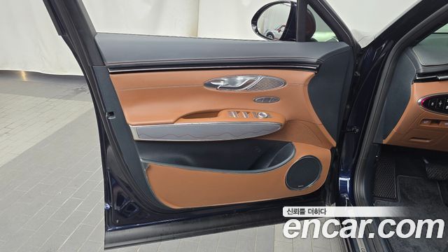 Genesis GV70 2.5T Gasoline AWD 2023 — фото 24