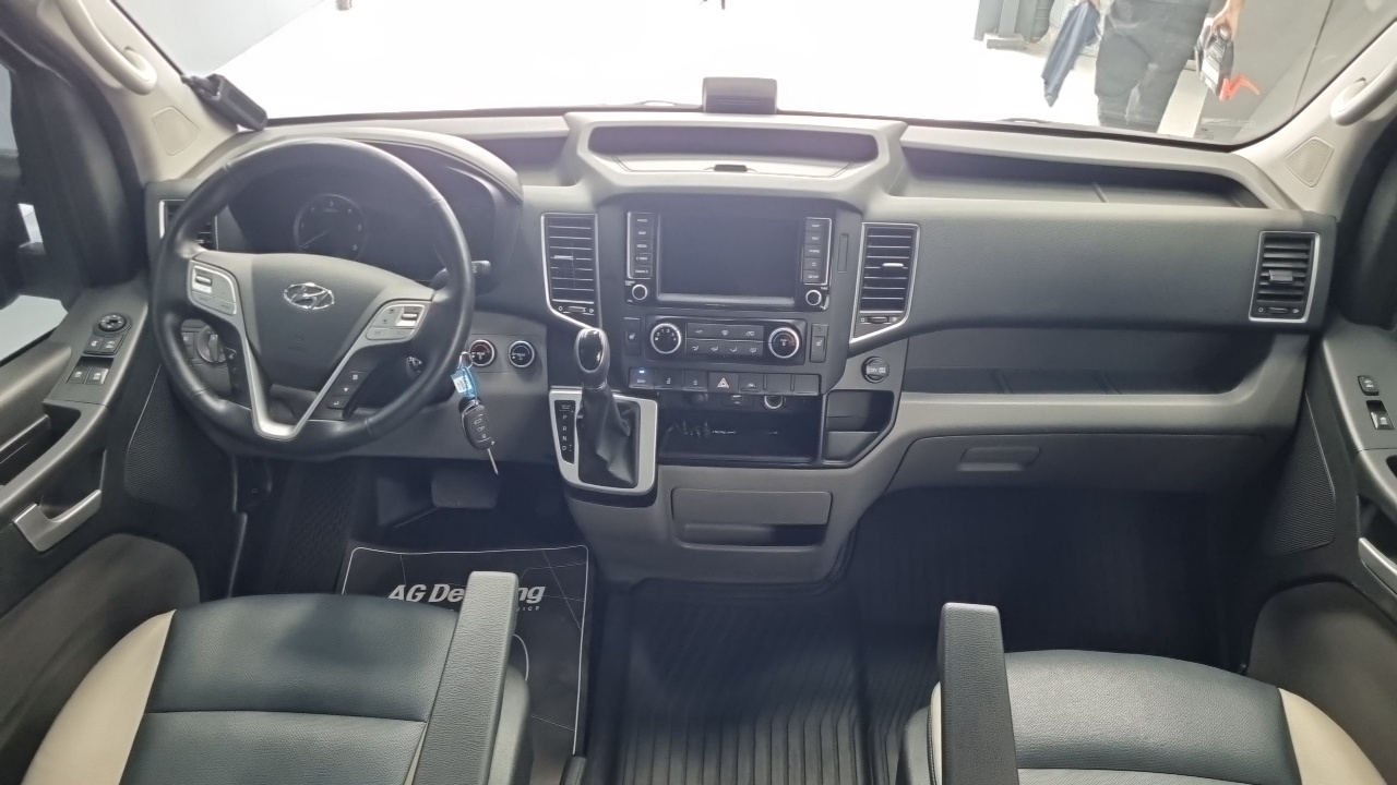 Hyundai Solati 15-seater Luxury 2023 — фото 7