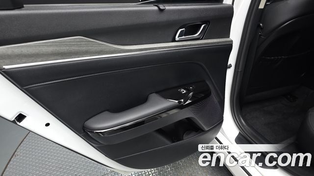 Kia K5 (III) 2.0 Noblesse 2024 — фото 25