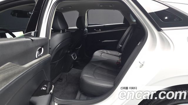 Kia K5 (III) 2.0 Noblesse 2024 — фото 26