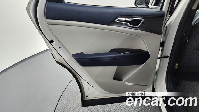 Kia Sportage (V) Diesel 2.0 2WD Nobleless 2022 — фото 25