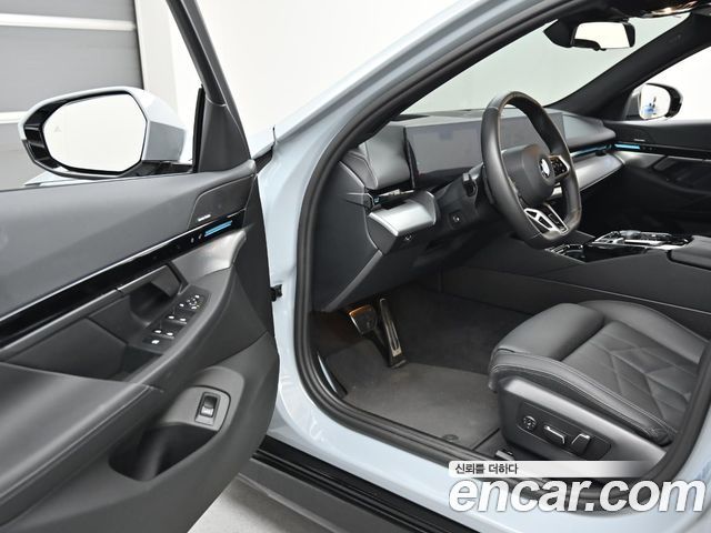 BMW 5 Series (G60) 520i M Sport 2024 — фото 17