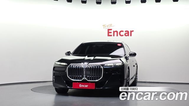 BMW 7 Series (G70) 750e xDrive M Sport 2023 — фото 3
